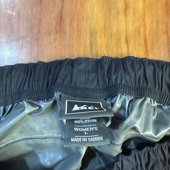 REI Womens pants Large Rain Waterproof Outdoor Hiking Lightweight J2 - Picture 4 of 6